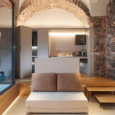 Bastio Private Hotel *